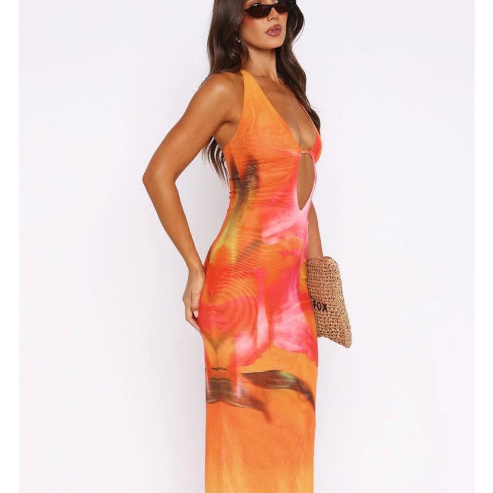White Fox NWT Sunset Bets Are Off Maxi Foral Dress - Picture 2 of 5